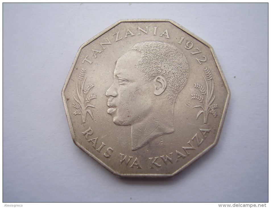 TANZANIA 1972 FIVE SHILLINGS NYERERE Issue "FIRST PRESIDENT" Swahili Inscribed Copper-Nickel USED. - Tanzanía