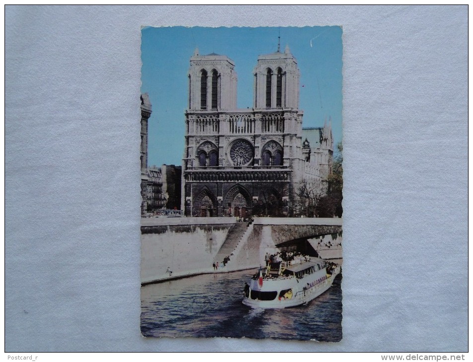 Paris Notre Dame Cathedral 1959   A13 - Notre Dame De Paris
