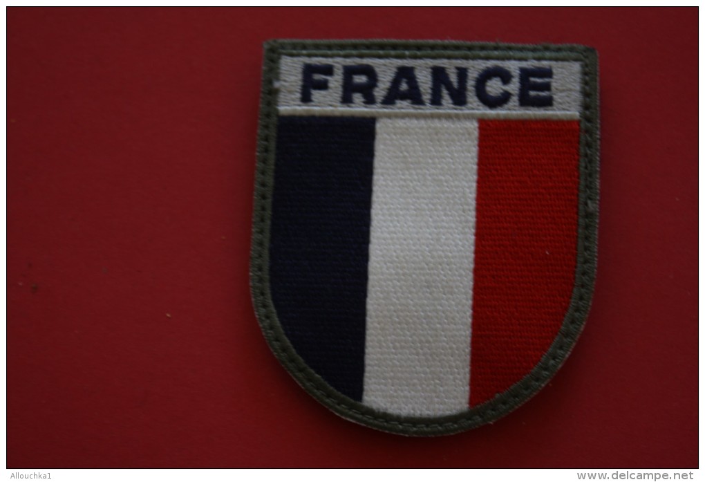 Ecusson TRICOLORE FRANCE MILITAIRE brodé