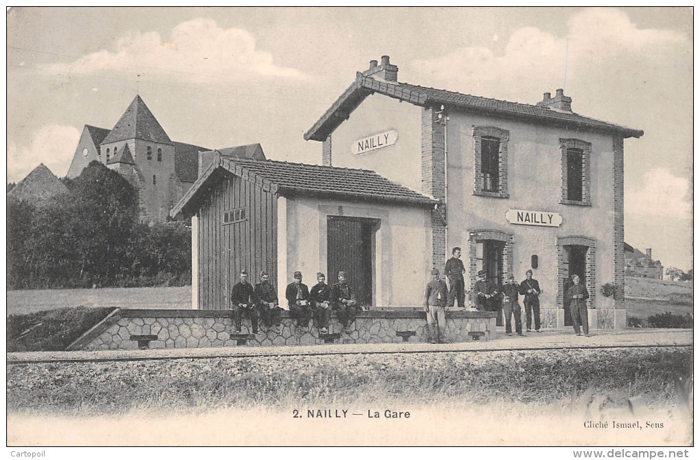 89 - Nailly - La Gare Animée - Autres & Non Classés
