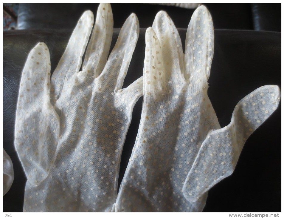 JOLI LOT DENTELLES BRODERIES - SAC - GANTS - GARNITURES -- VOIR PHOTOS