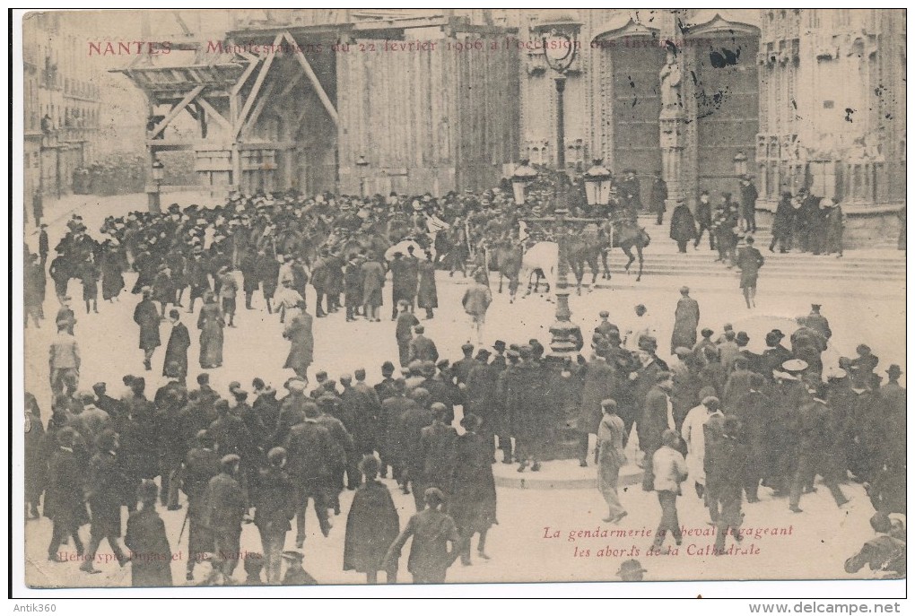 CPA 44 NANTES Manifestations Du 22 Février 1906 - La Gendarmerie à Cheval Dégageant Les Abords De La Cathédrale - Nantes