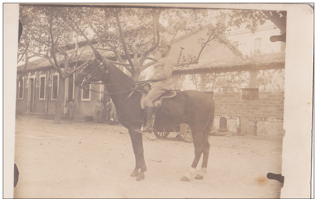 Carte-photo Souvenir De F...C... Gendarme à L. E. P. G. De Moulins - Moulins