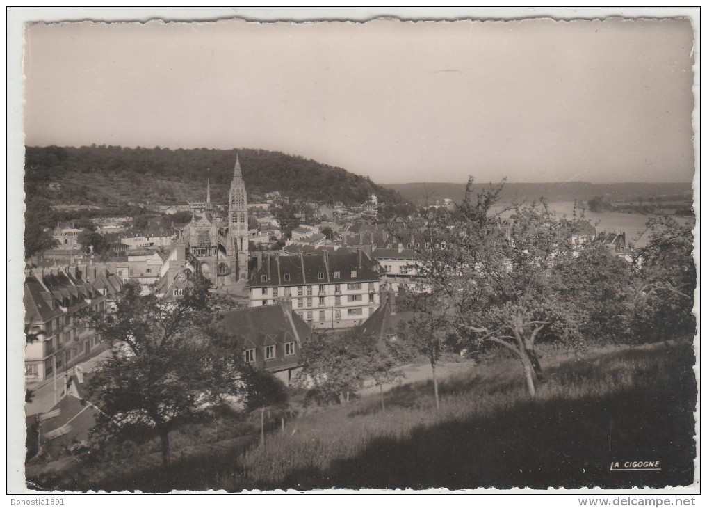 CAUDEBEC-en-CAUX Vue Panoramique .  Timbrée . 105x150 Dentelée , Glaçée - Caudebec-en-Caux