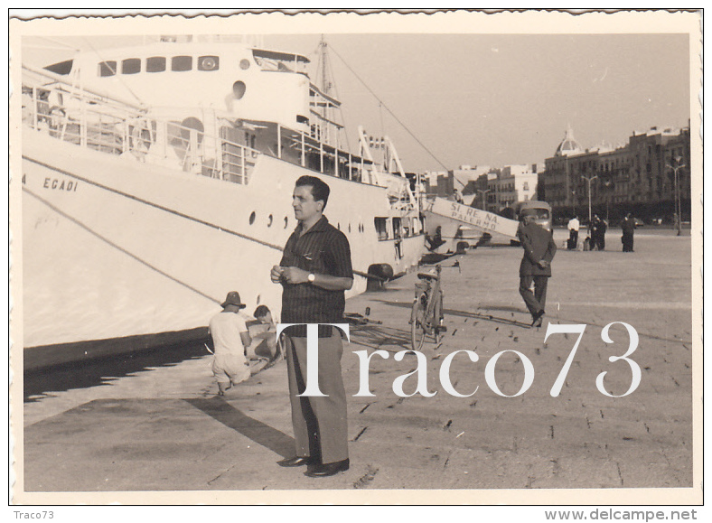 TRAPANI - 1961  /  Particolare  - Nave  " NUOVA EGADI "    Foto Formato 7 X 10 Cm. _ Ediz. Privata - Lieux