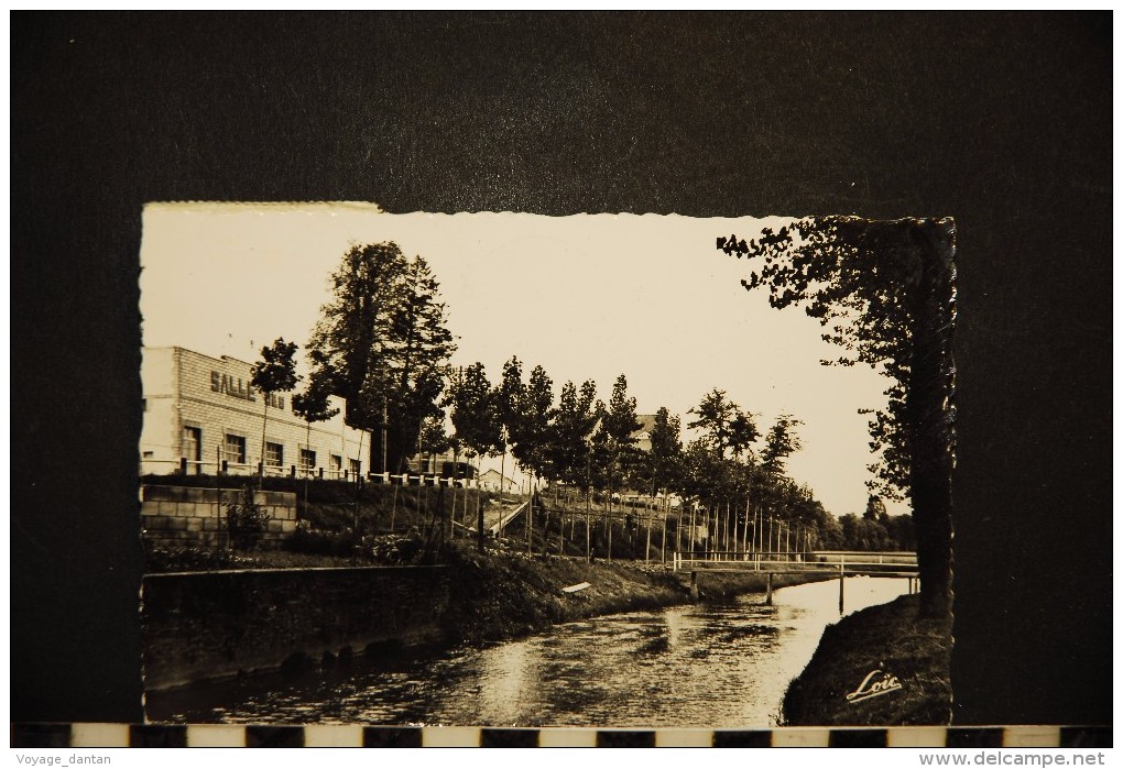 CPSM, 22,  LA CHEZE, Salle Des Fêtes Et La Passerelle,    Dentellée - La Chèze