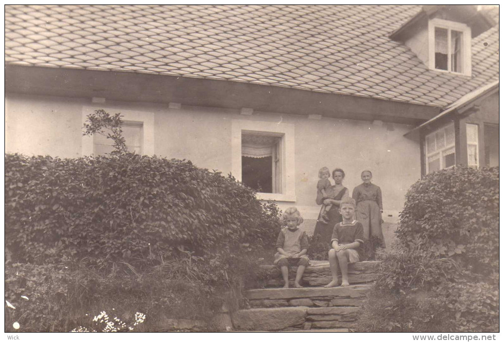 AK Bad Schwarzbach I Isergebirge -s'Berghäusel 1942 / Familie Kirsch -seltene Foto-Ansichtskarte !!! - Autres & Non Classés