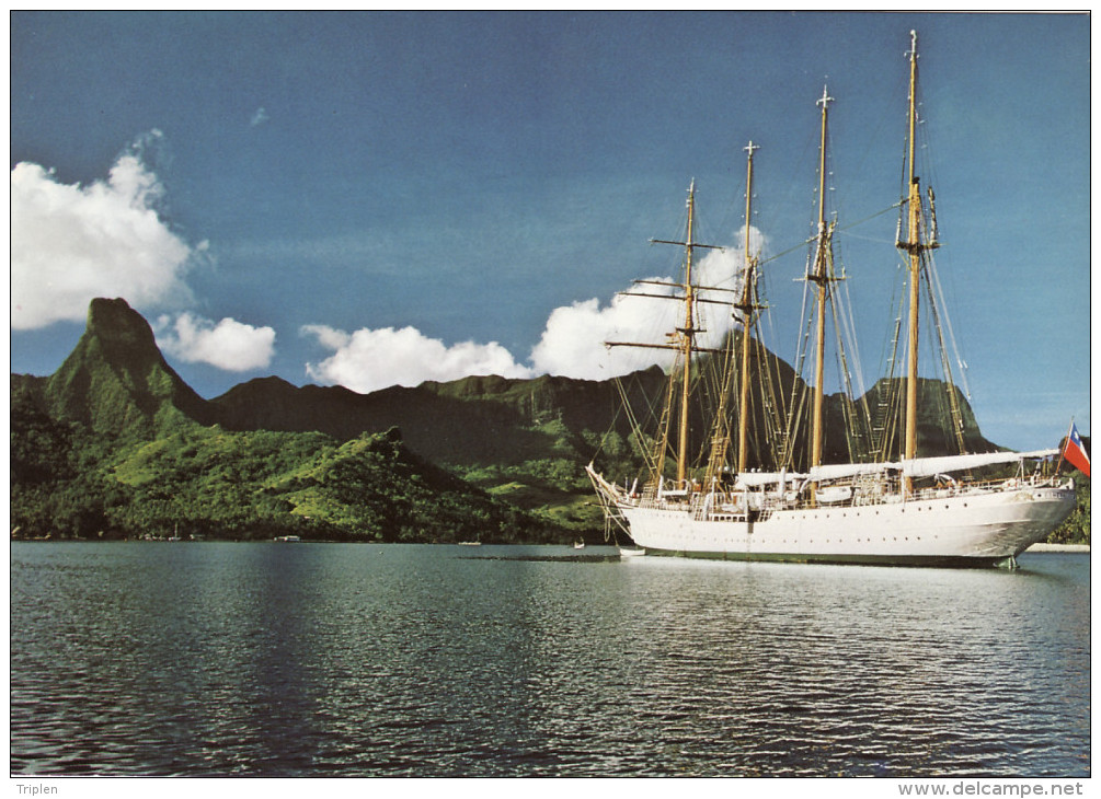 Moorea - La Baie De Paopao (ou De Cook) - Polynésie Française