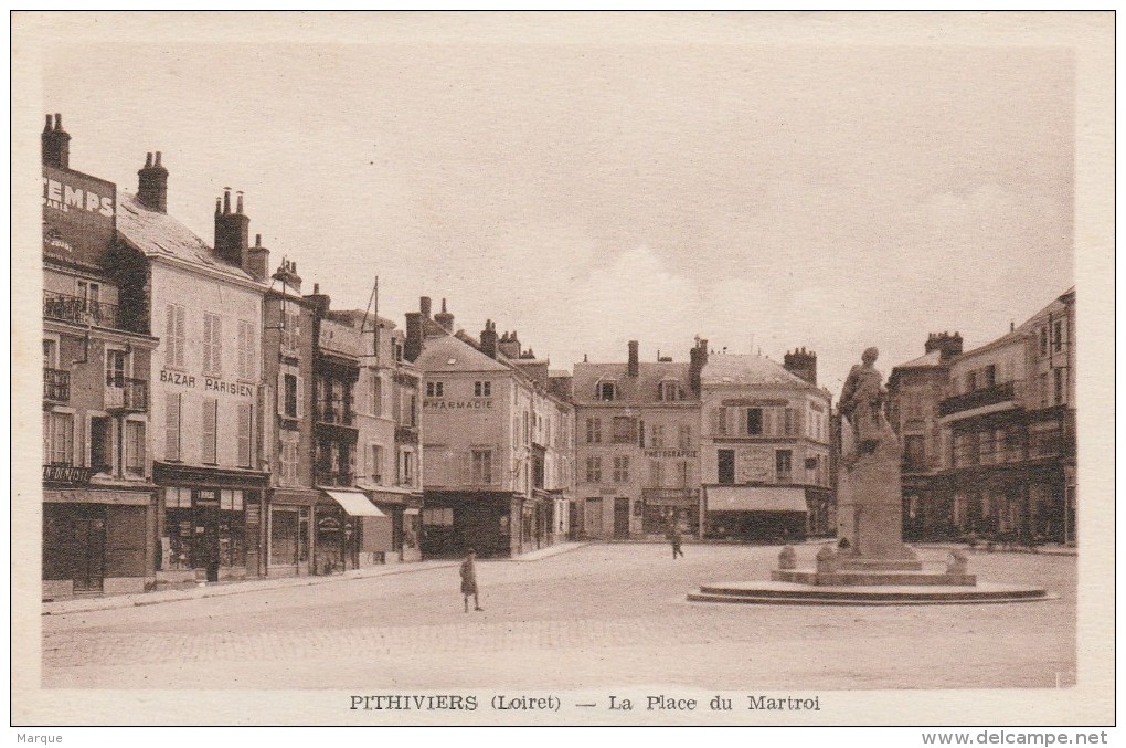 Cpa PITHIVIERS La Place Du Martroi - Pithiviers