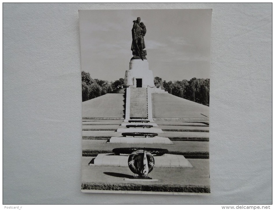 Germany Berlin Hauptstadt DDR Soviet Memorial - Denkmal Für Die Soldaten Der Sowjetarmee In Treptow 7 A18 - Treptow