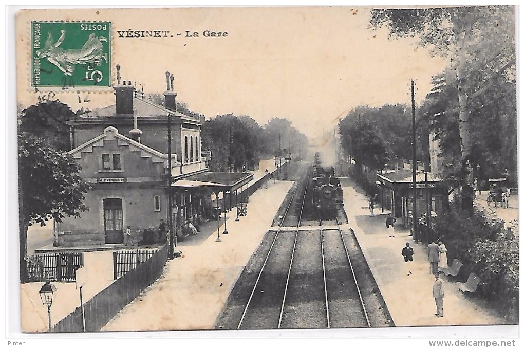 LE VESINET - La Gare - TRAIN - Le Vésinet