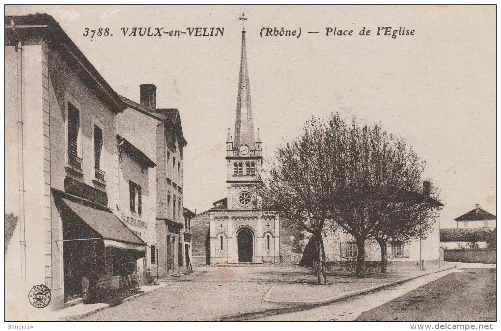 Vaulx En Velin  - Place De L'église - Scan Recto-verso - Vaux-en-Velin