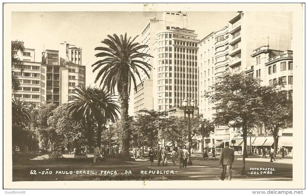Brésil. São Paulo. Praça Da Republica. - São Paulo