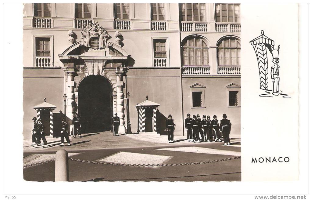 CPM - MONACO  - Carabiniers Montant La Garde Devant La Porte Du Palais De  S.A.S. Le Prince De Monaco  . - Palais Princier