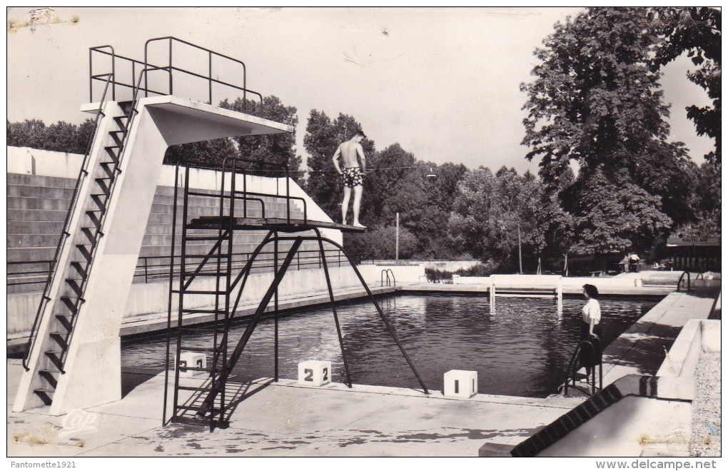 ST JEAN D'ANGELY LA PISCINE  (dil230) - Saint-Jean-d'Angely