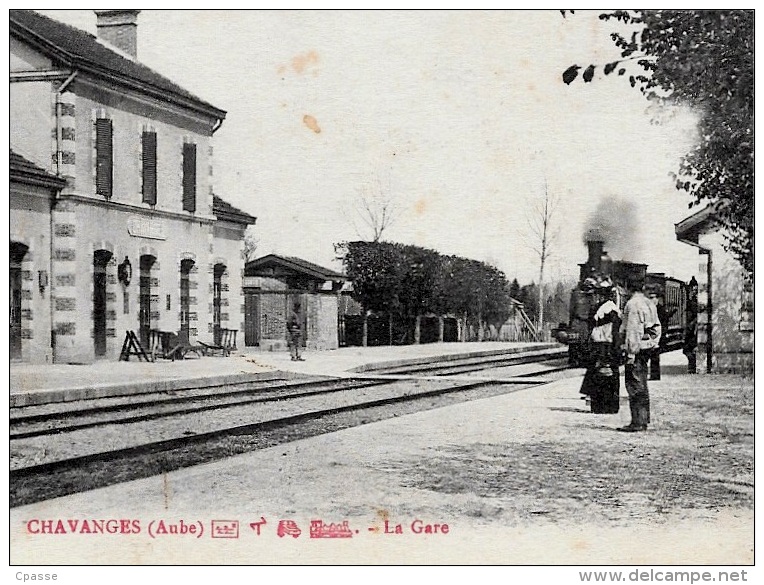 CPA 10 CHAVANGES Aube - LA GARE (Intérieur Avec Train) ° Collection Gaffori ** Ferroviaire - Autres & Non Classés