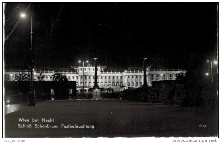 Autriche - Wien Bei Nacht Schloss Schönbrunn Festbeleuchtung (! Falte) - Château De Schönbrunn