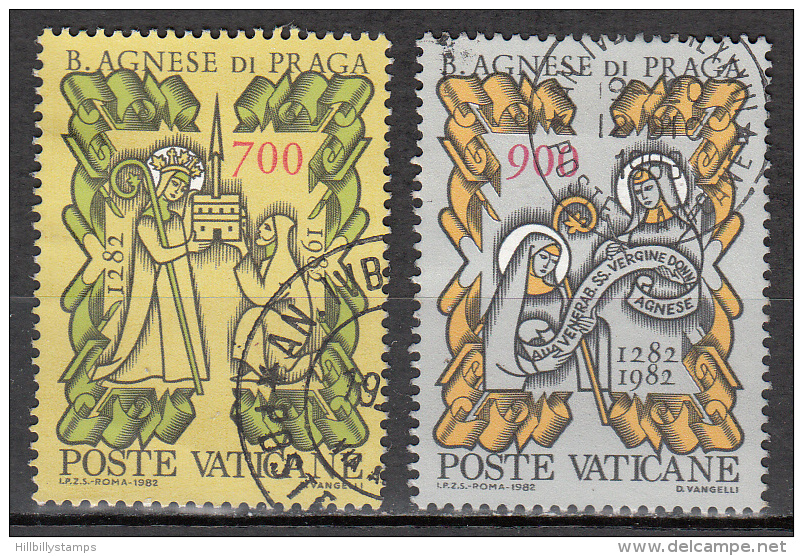 Vatican City   Scott No   705-6     Used    Year  1982 - Used Stamps