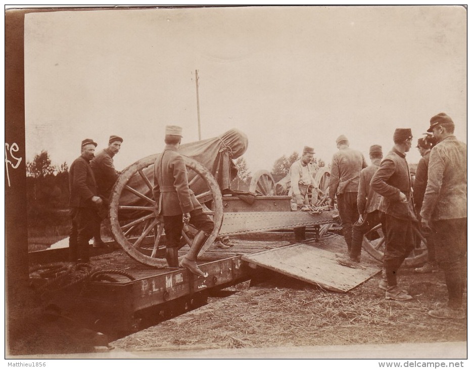 Photo 1915-1916 LONGUEAU (près Amiens) - Embarquement D'une Batterie De Canons, Gare, Train (A109, Ww1, Wk 1) - Longueau