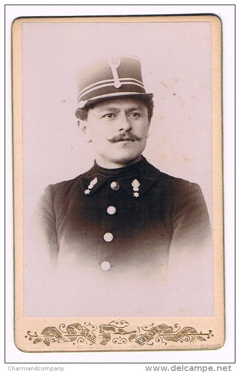 CDV, Photographe Hippolyte Lefèvre, Dampremy - Gendarme - 2 Scans - Police & Gendarmerie