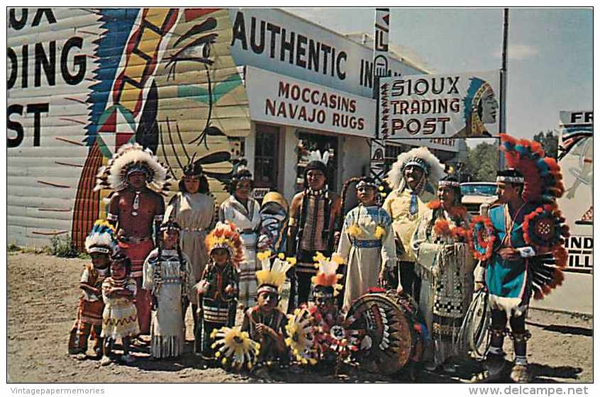 241105-Nebraska, Ogallala, Sioux Trading Post, Native Americans, Lincoln Highway Route 30, Colourpicture No P61959 - Other & Unclassified