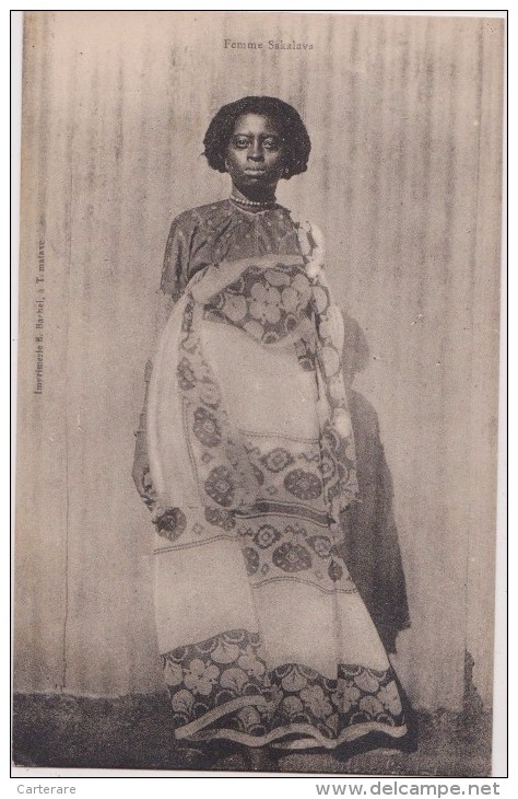 MADAGASCAR,MADAGASIKARA,MALAGASY,ile,sud équateur,ex Colonie Française,ROBE,SAKALAVA,FEMME - Madagascar