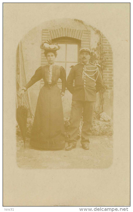 Couples - Couple - Femmes - Chapeaux - Femme Avec Chapeau - Carte Photo - Bon état Général - Koppels