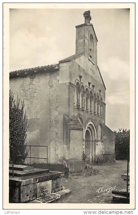 Charente Maritime -ref F834- La Garde - L Eglise De Saint Vivien - St Vivien  - Carte Bon Etat   - - Altri & Non Classificati