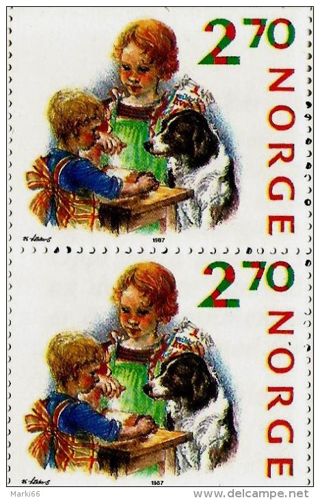 Norway - 1987 - Christmas - Mint Booklet Stamp Pair - Unused Stamps