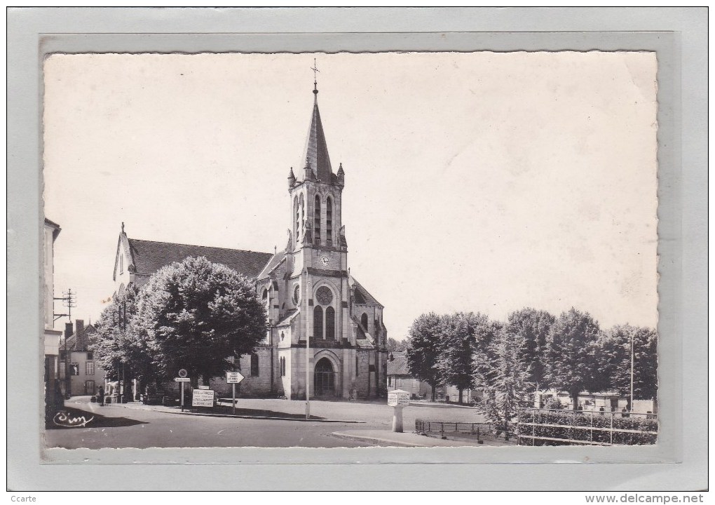 AILLANT-SUR-THOLON - 89 - CPSM - EGLISES - PLACES - PLACE DE L'EGLISE - Aillant Sur Tholon