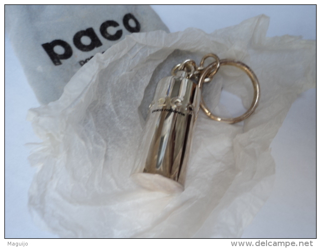 PACO RABANNE " PACO" PORTE CLEF COULEUR METAL ARGENTE  SUPERBE  LIRE ET VOIR !!!! - Miniatures Hommes (sans Boite)