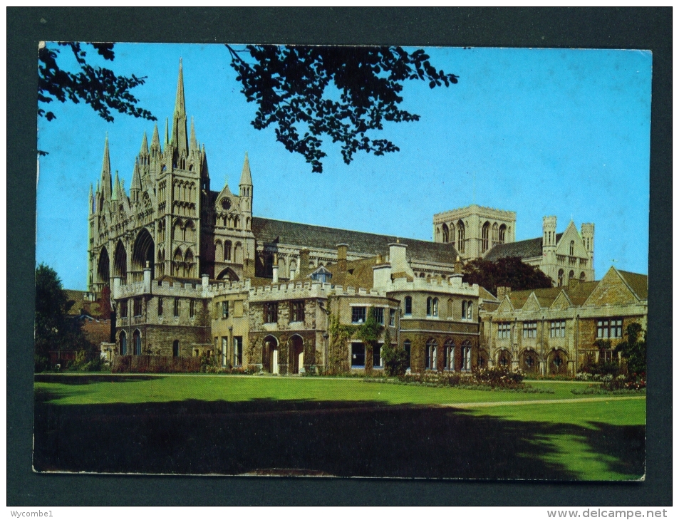 ENGLAND  -  Peterborough Cathedral  Used Postcard As Scans - Sonstige & Ohne Zuordnung