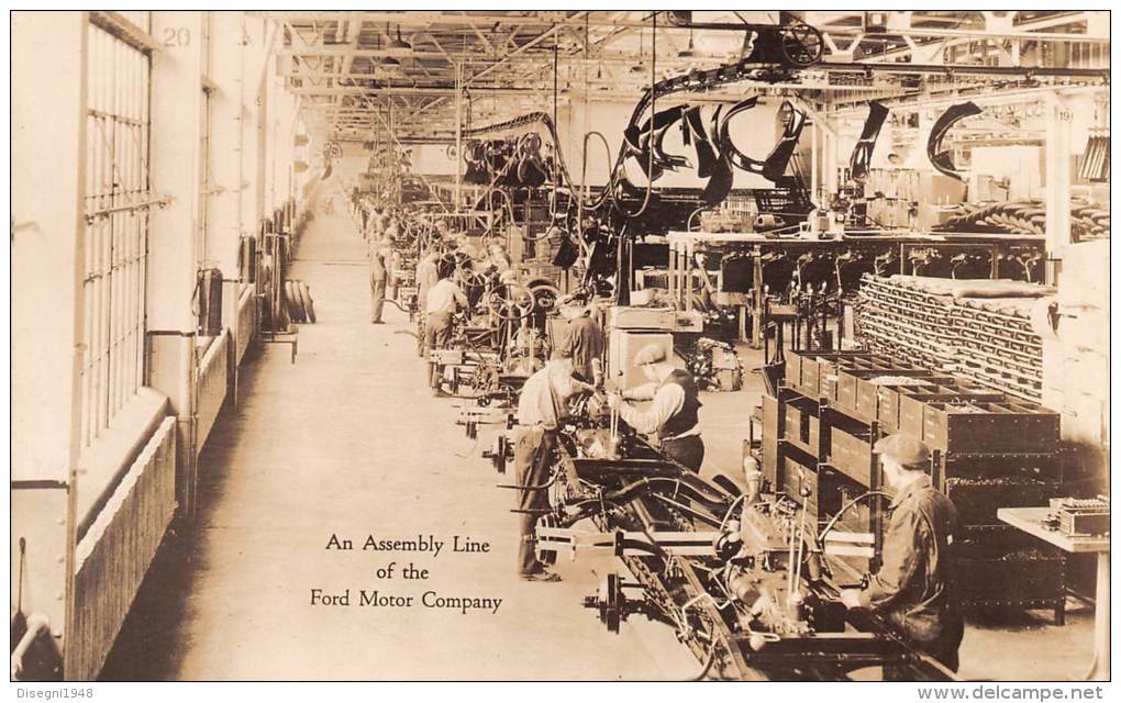 03669 "FORD MOTOR COMPANY . AN ASSEMBLY LINE AT ROUGE - DEARBORNE - MICHIGAN "  ORIGINAL POST CARD.  NOT SHIPPED. - Dearborn