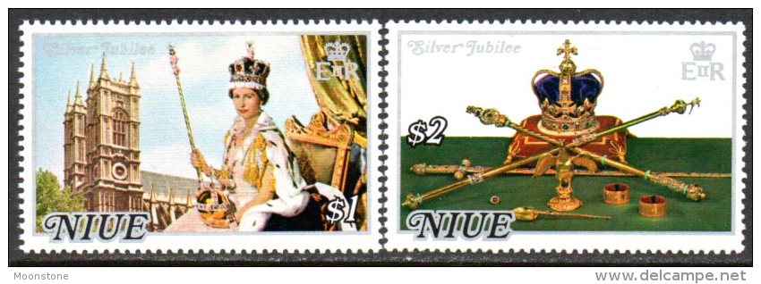 Niue 1977 Royal Silver Jubilee Set Of 2, MNH - Niue