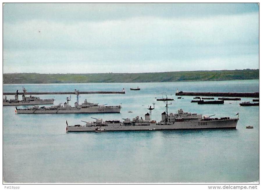 BATEAU GUERRE Marine Française - CHEVALIER PAUL à BREST - CPSM GF - Warship Kriegsschiff Oorlogsschip - Guerre