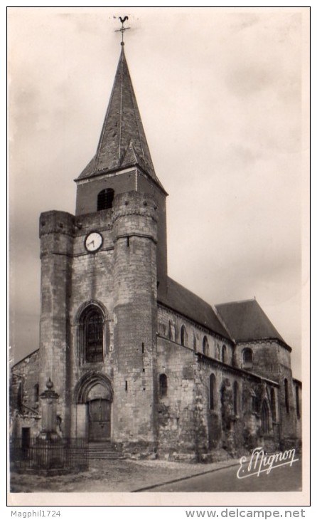 Cpsm  Nanteuil-le Haudouin  L Eglise (portail Du13e ) - Nanteuil-le-Haudouin