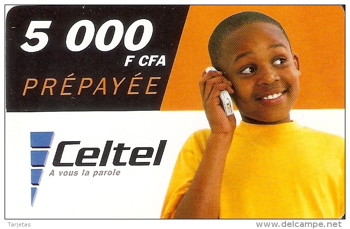 TARJETA DE GABON DE 5000 FCFA DE CELTEL, DE UN NIÑO CON MOVIL - Gabon