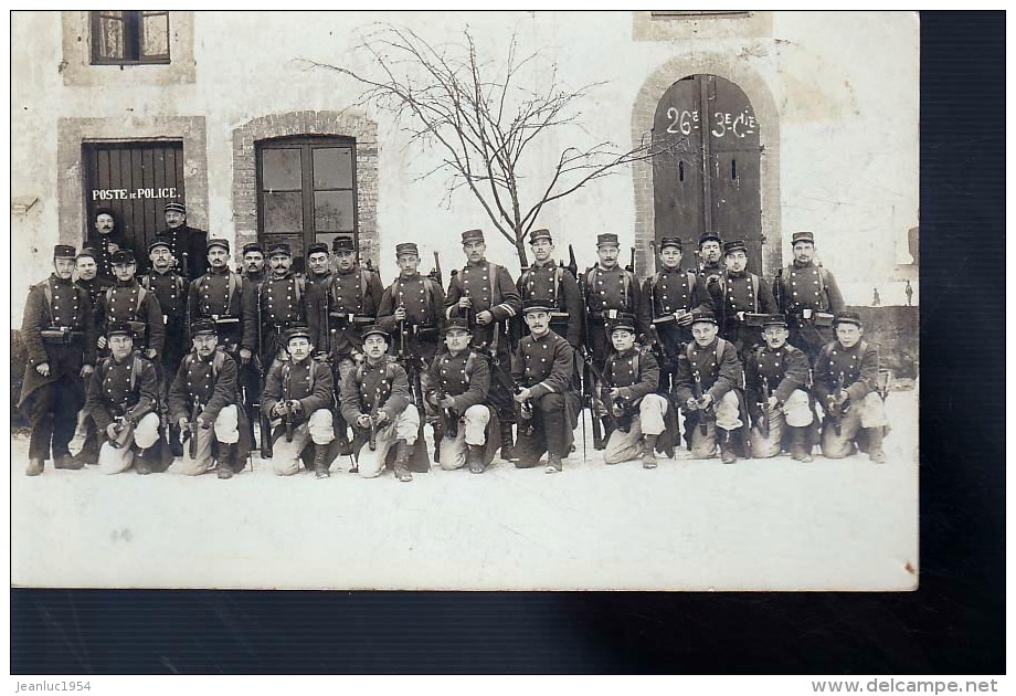 SOLDATS DU 26  EME MARCHES D EPREUVES LA GAREDE DE POLICE  CP PHOTO ORIGINALE - Regiments