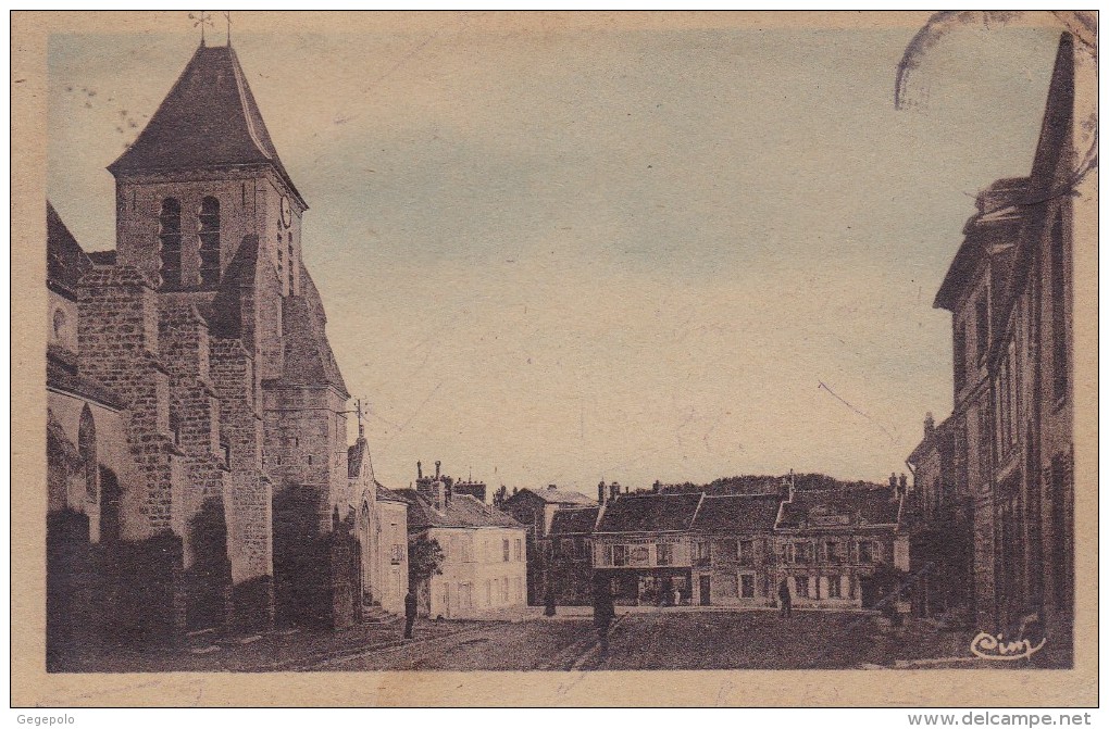 SAINT-VRAIN - La Place De L'Eglise - Saint Vrain