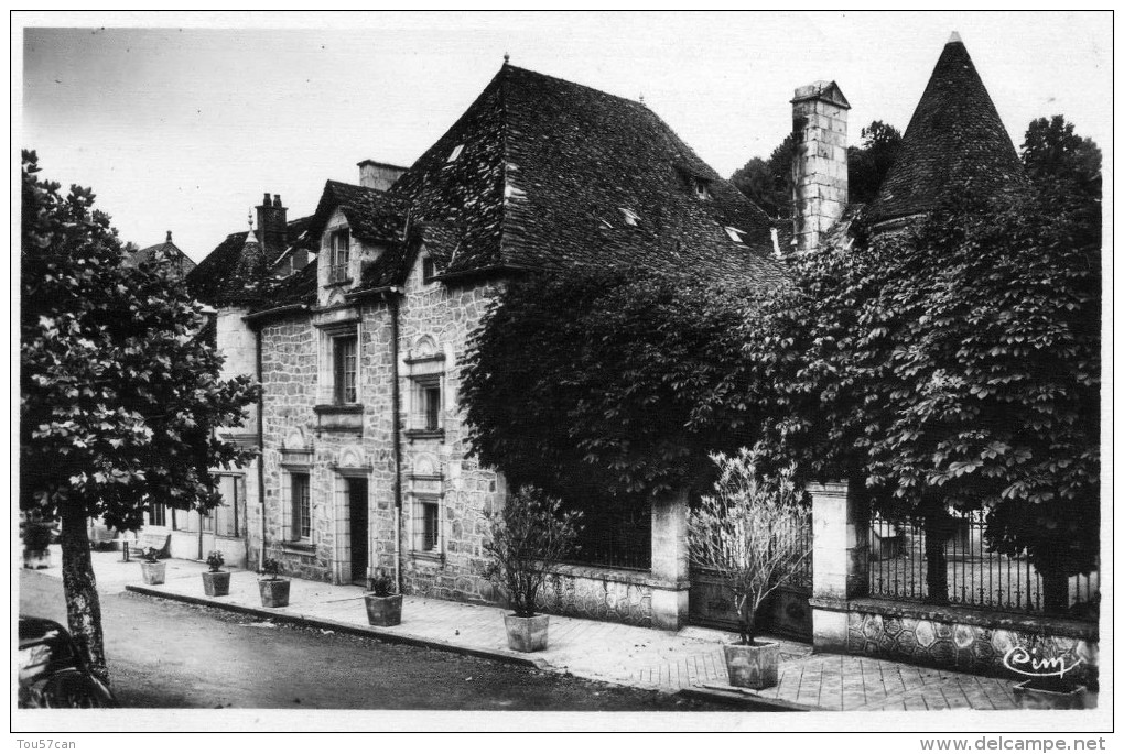 SAIGNES - CANTAL  (15) - CPSM. - Autres & Non Classés