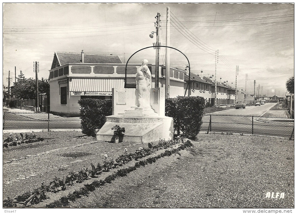 93  TREMBLAY  LES  GONNESSE  MONUMENT  AUX  MORTS - Tremblay En France