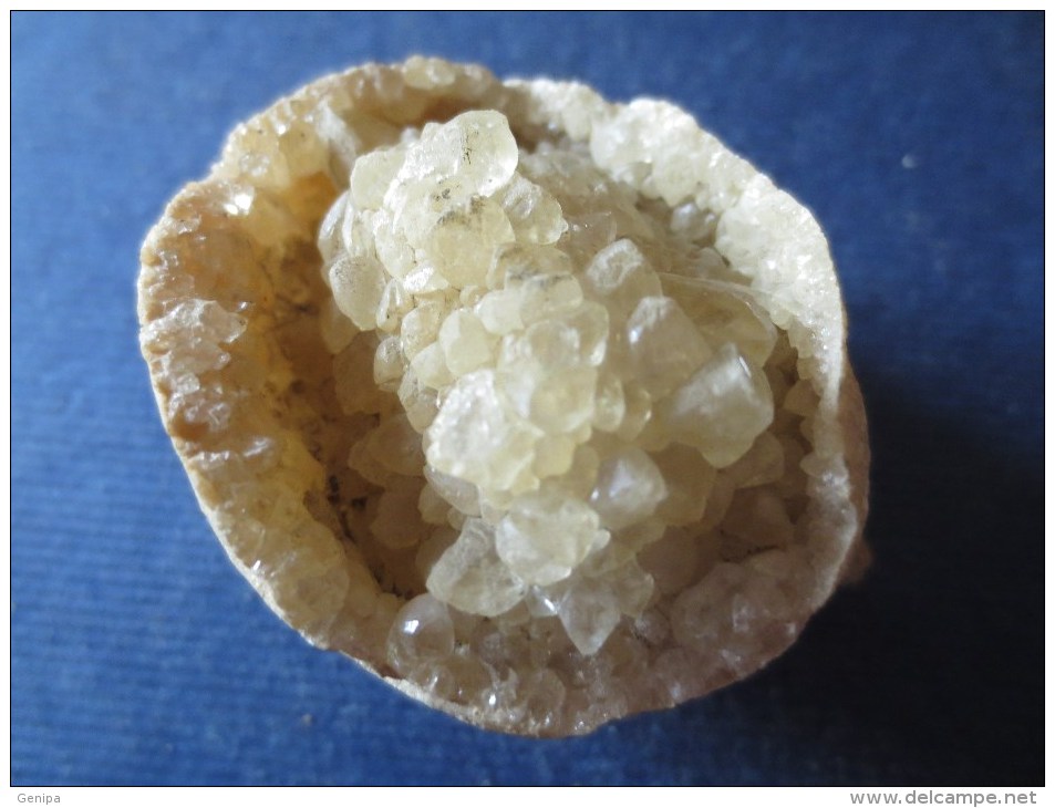 PIED DE STALACTITE DE QUARTZ 45 X H.30 Mm - Mineralien