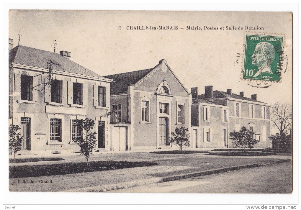 CHAILLE LES MARAIS. - Mairie, Postes Et Salle De Réunion - Chaille Les Marais