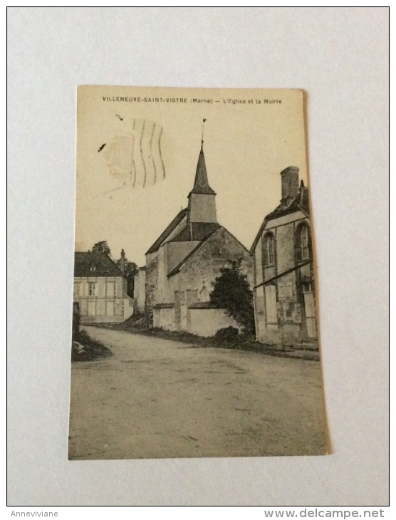 Villeneuve-Saint-Vistre -  L'Eglise Et La Mairie - Autres & Non Classés