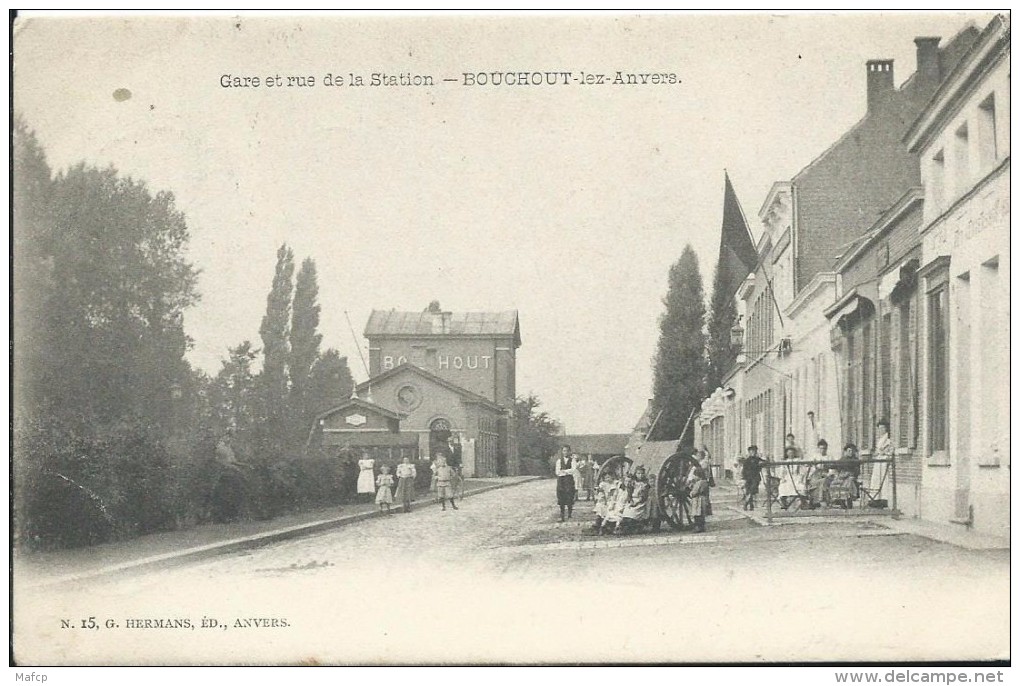 BOUCHOUT - GARE ET RUE DE LA STATION - Stations - Zonder Treinen