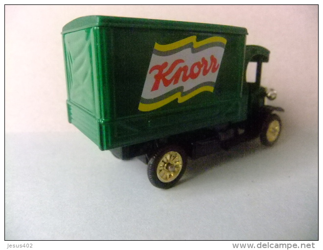 CAMION DENNIS CON PUBLICIDAD DE LA MARCA KNORR - Corgi Toys