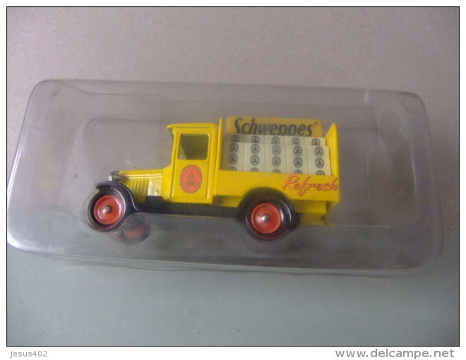 CAMION CHEVROLET CON PUBLICIDAD De SCHWEPPES - Corgi Toys