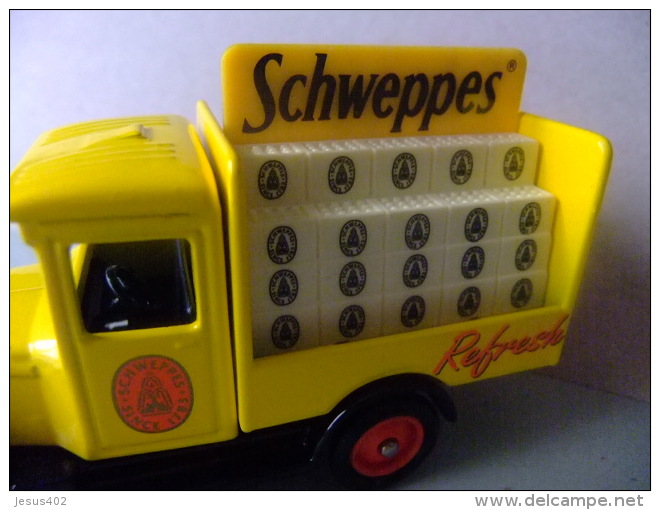 CAMION CHEVROLET CON PUBLICIDAD De SCHWEPPES - Corgi Toys