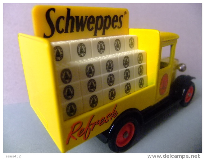 CAMION CHEVROLET CON PUBLICIDAD De SCHWEPPES - Corgi Toys