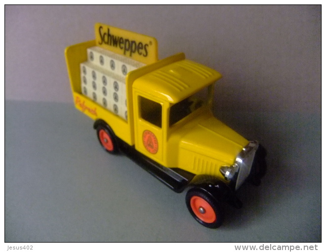 CAMION CHEVROLET CON PUBLICIDAD De SCHWEPPES - Corgi Toys